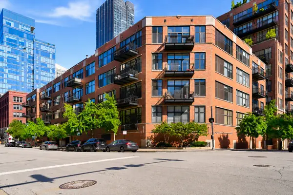 333 W Hubbard Street #1010, Chicago, IL 60654