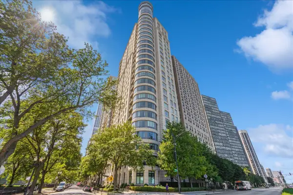 840 N Lake Shore Drive #1803, Chicago, IL 60611
