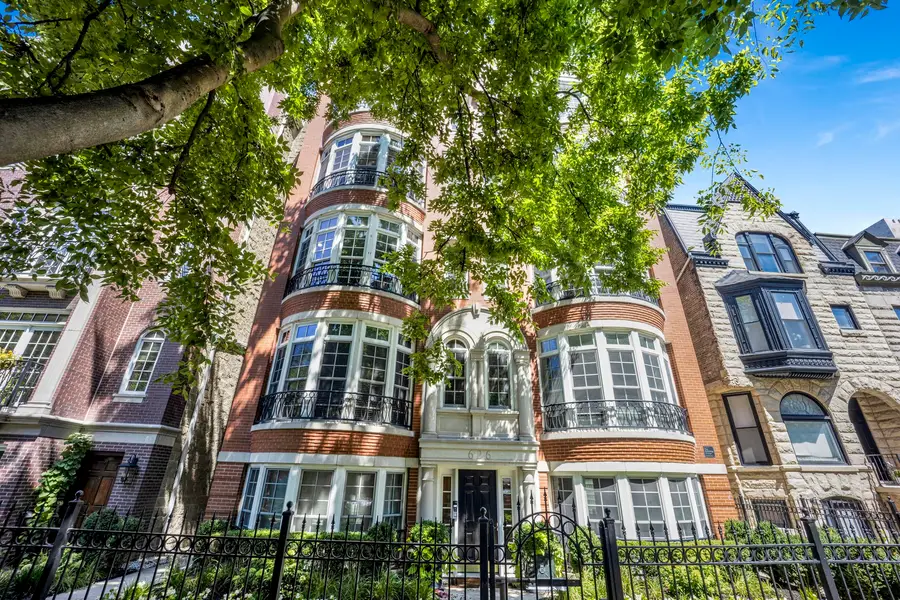 626 W Wrightwood Avenue #1E, Chicago, IL 60614 - #3