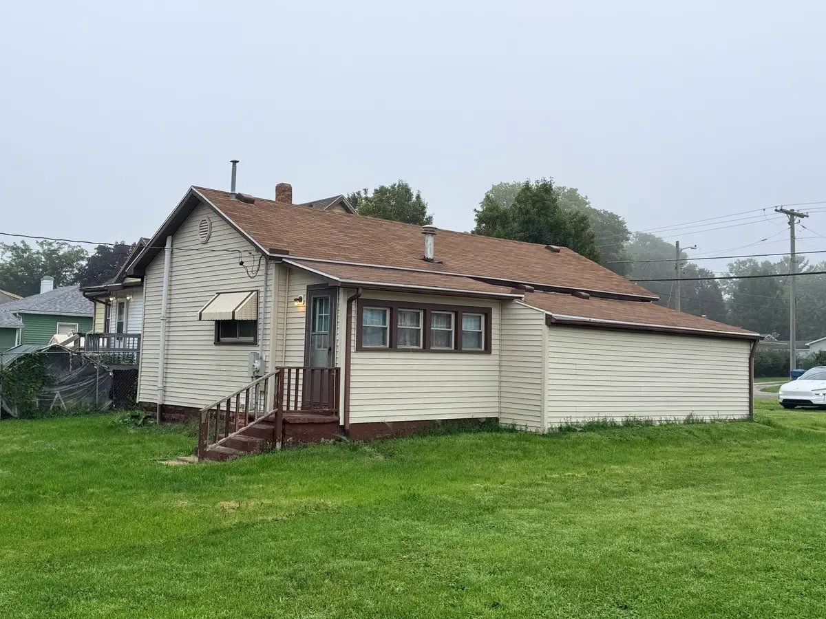 211 N 3rd Street, Hoopeston, IL 60942 - #1
