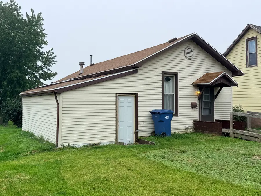 211 N 3rd Street, Hoopeston, IL 60942 - #3