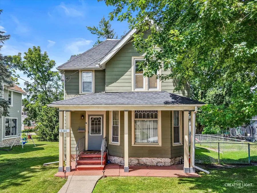 1101 W 4th Street, Dixon, IL 61021 - #2