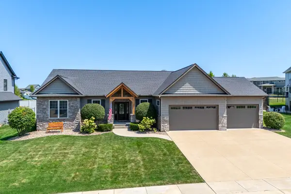 5511 Willmeyer Drive, Bettendorf, IA 52722