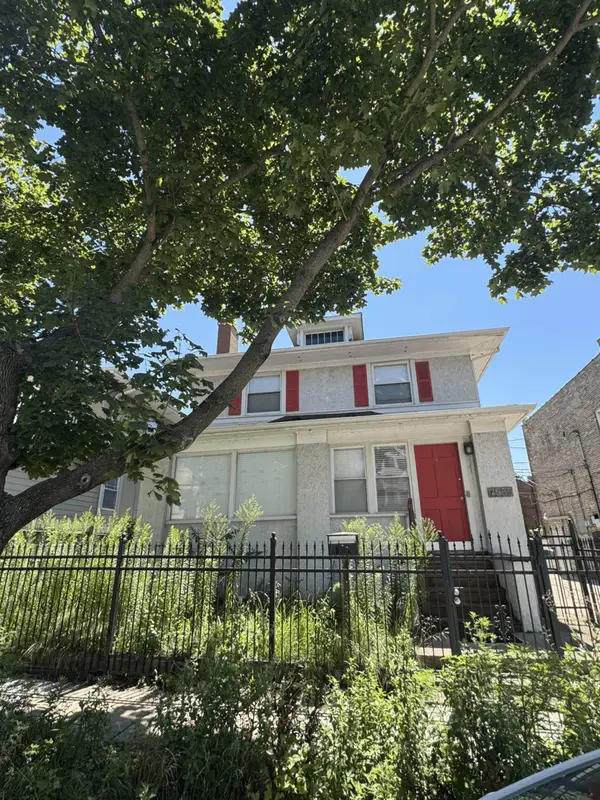 7555 N Rogers Avenue, Chicago, IL 60626