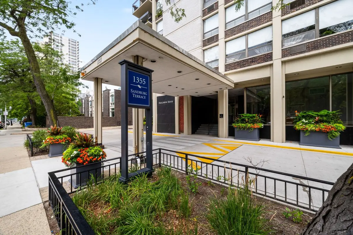 1355 N Sandburg Terrace #1809, Chicago, IL 60610 - #1