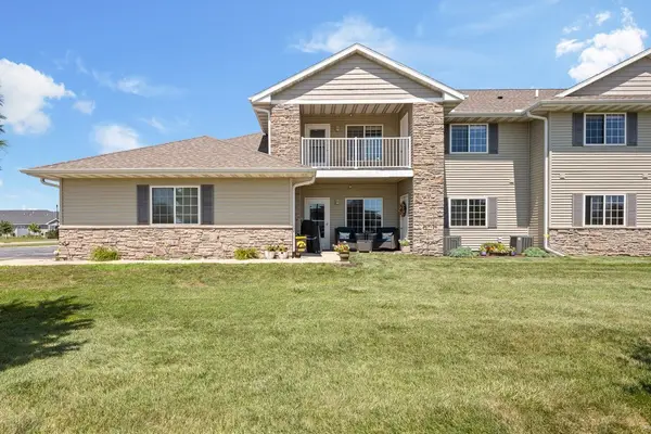 400 E Franklin Street E #201, Eldridge, IA 52748