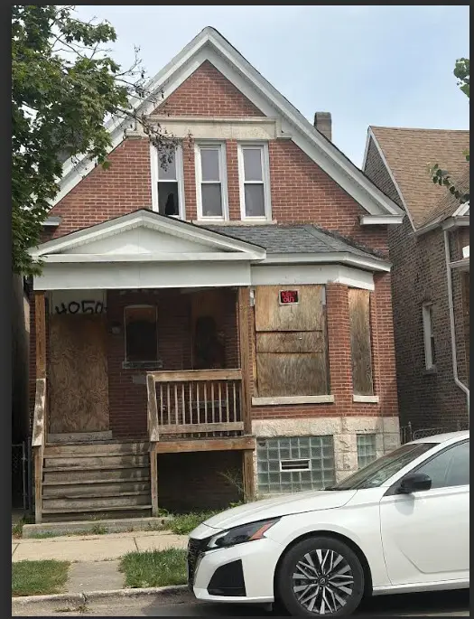 4050 W Fifth Avenue, Chicago, IL 60624