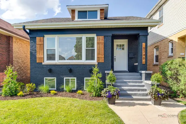 5748 W Eastwood Avenue, Chicago, IL 60630