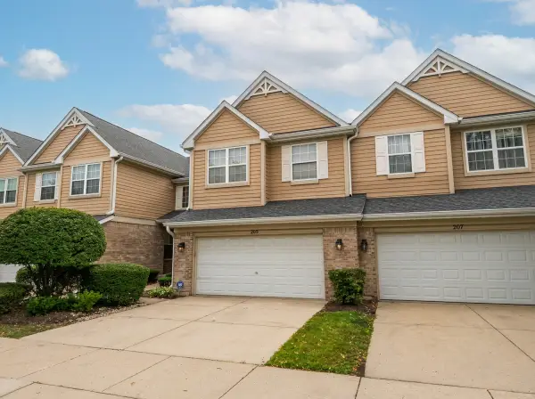 205 Westminster Drive, Bloomingdale, IL 60108