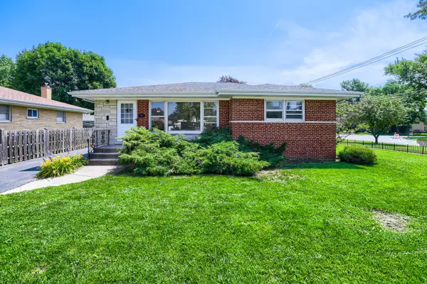 603 N Wilshire Lane, Arlington Heights, IL 60004
