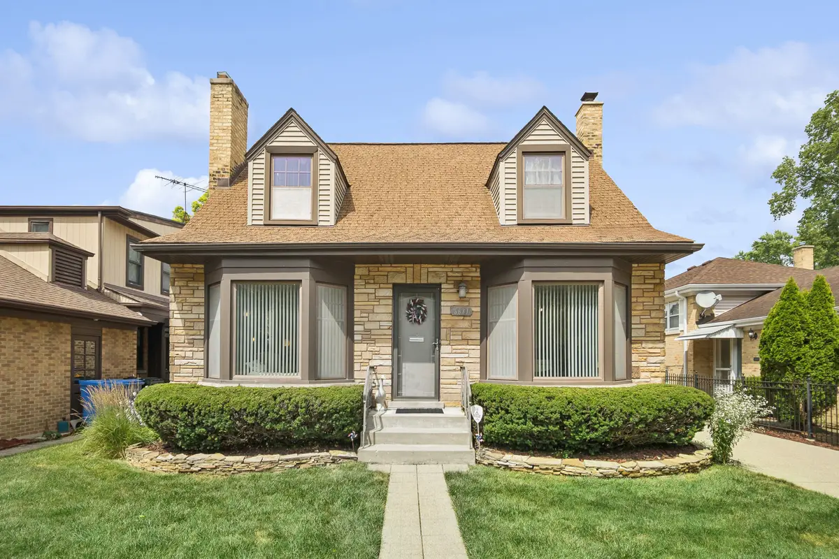 6631 N Caldwell Avenue, Chicago, IL 60646 - #1
