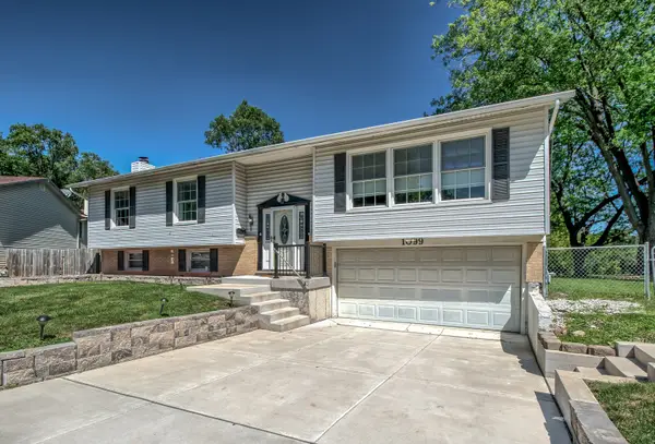 1099 Stratford Lane, Hanover Park, IL 60133