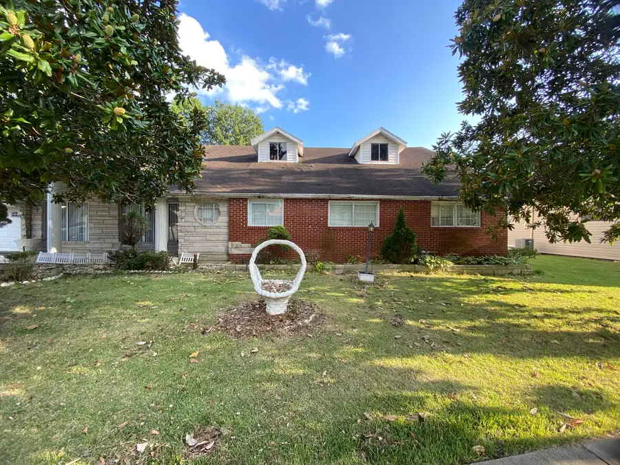 1504 E Saint Louis Street, West Frankfort, IL 62896 - #2