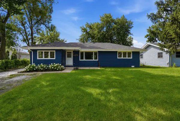 2425 E Sand Lake Road, Lindenhurst, IL 60046