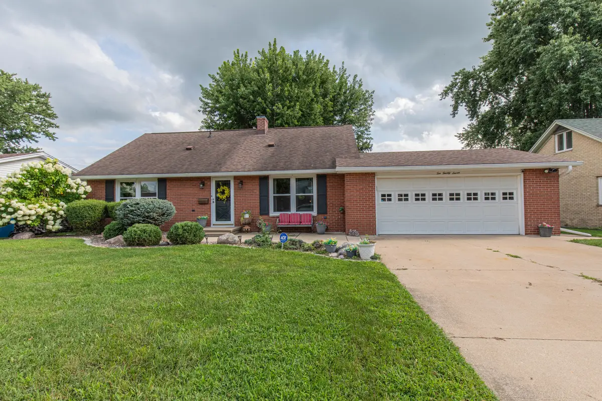 1027 W 3rd Street, Spring Valley, IL 61362 - #1