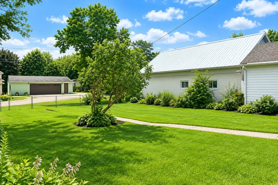 207 16th Avenue, Sterling, IL 61081 - #3