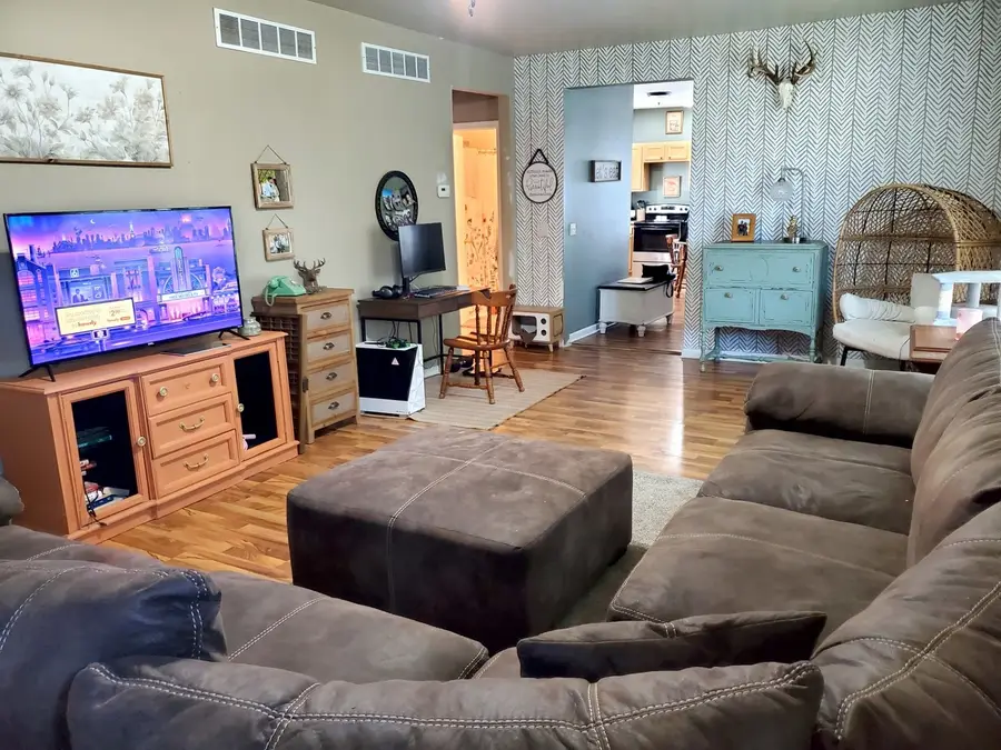 1116 N Gooding Street, Lasalle, IL 61301 - #3