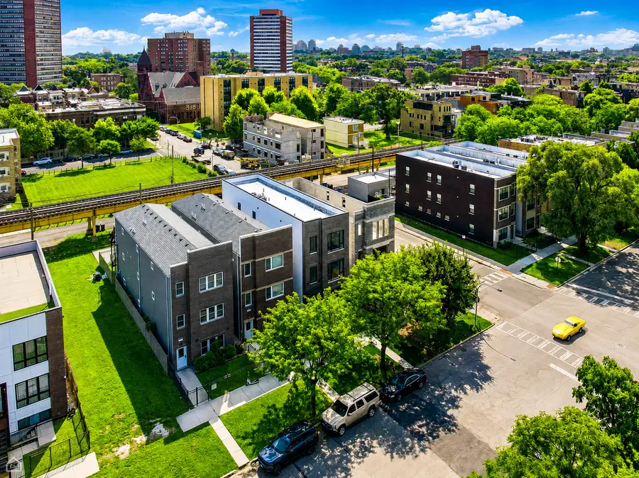 4053 S Prairie Avenue, Chicago, IL 60653 - #3