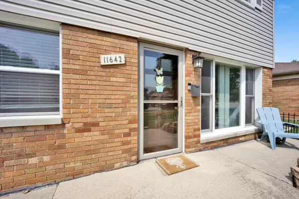 11642 S Meadow Lane Drive, Merrionette Park, IL 60803