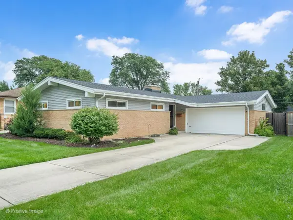 901 S Myrtle Avenue, Villa Park, IL 60181
