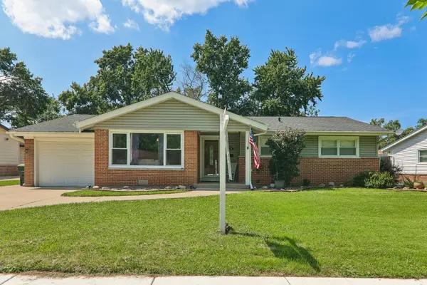 1212 Carswell Avenue, Elk Grove Village, IL 60007