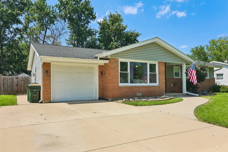1212 Carswell Avenue, Elk Grove Village, IL 60007 - #2