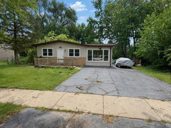 2039 Cherry Avenue, Hanover Park, IL 60133