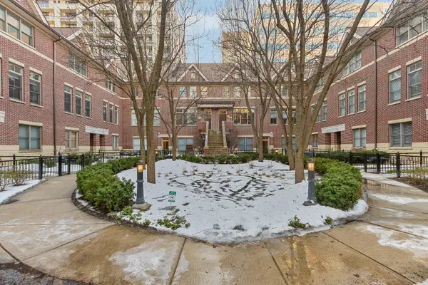 1942 S Prairie Street #2, Chicago, IL 60616