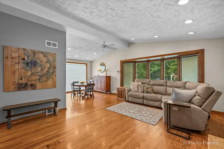 120 S Prairie Avenue, Bloomingdale, IL 60108 - #3