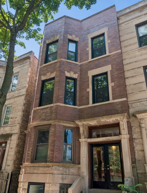 2838 N Sheffield Street, Chicago, IL 60657