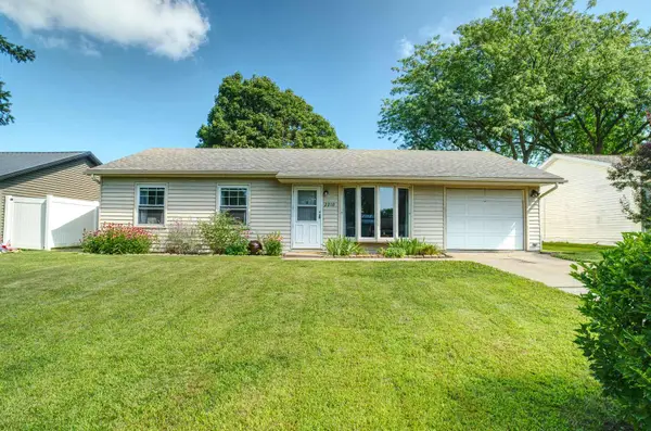 2210 Lafayette Terrace, Clinton, IA 52732