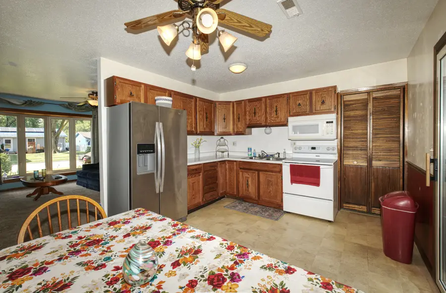 2210 Lafayette Terrace, Clinton, IA 52732 - #3
