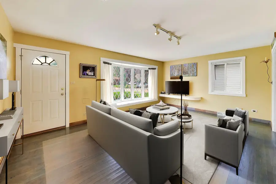 466 N Ridgeland Avenue, Elmhurst, IL 60126 - #3