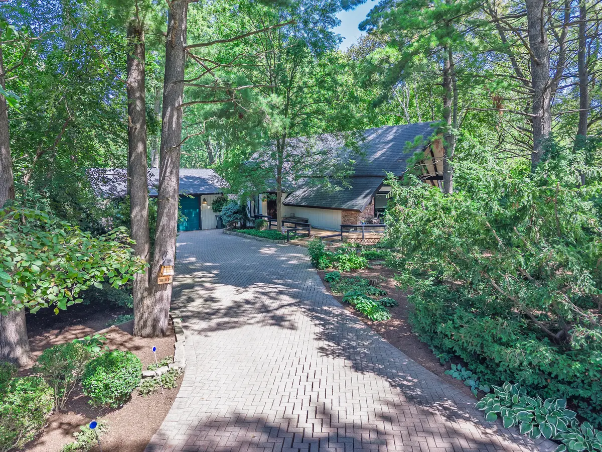 3810 N Oak Knoll Road, Crystal Lake, IL 60012 - #1