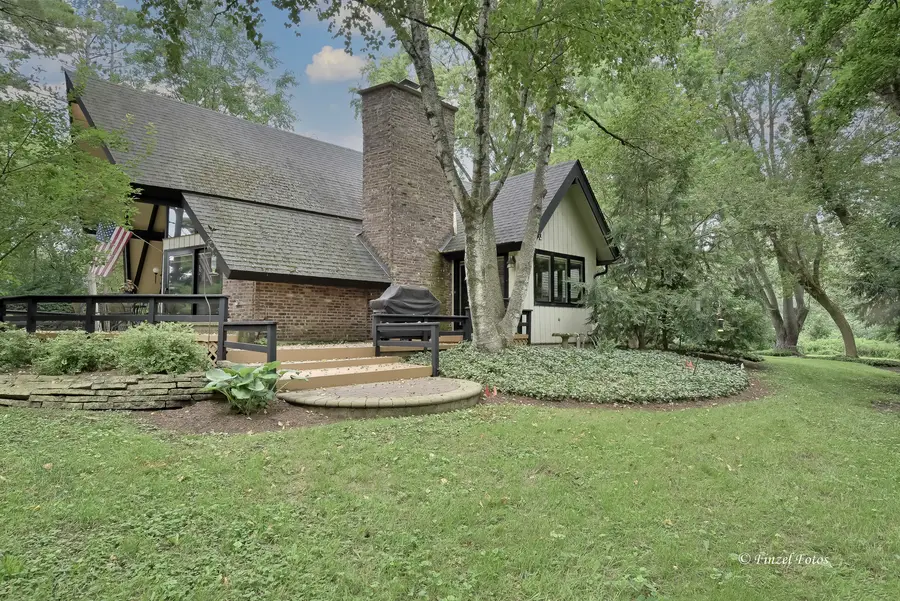 3810 N Oak Knoll Road, Crystal Lake, IL 60012 - #3