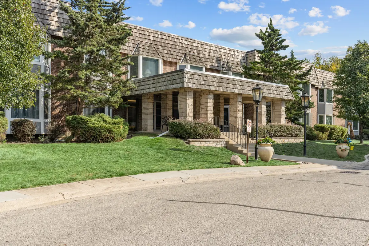 2300 Windsor Mall Court #2E, Park Ridge, IL 60068 - #1
