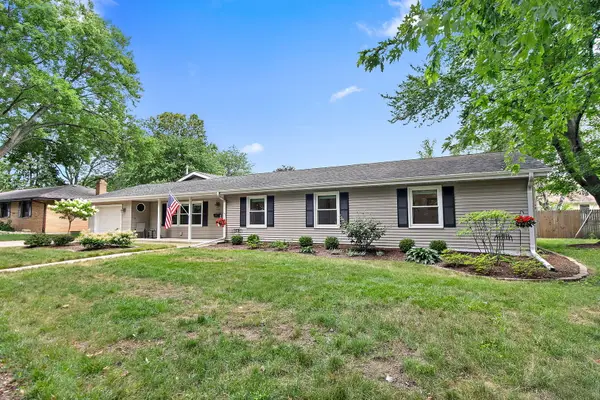 826 Birchwood Drive, Sycamore, IL 60178