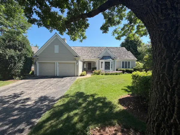 655 S Buckingham Court, Lake Forest, IL 60045