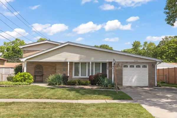 5004 W 107th Street, Oak Lawn, IL 60453