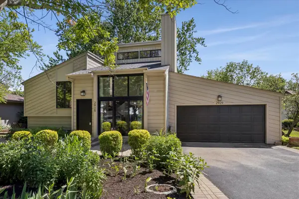 2929 Northcreek Drive, Woodridge, IL 60517