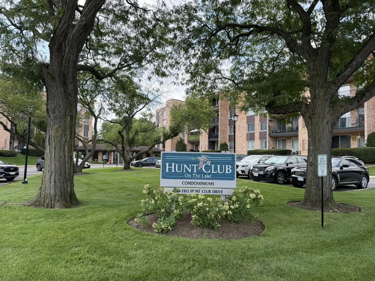 1101 S Hunt Club Drive #214, Mount Prospect, IL 60056 - #1