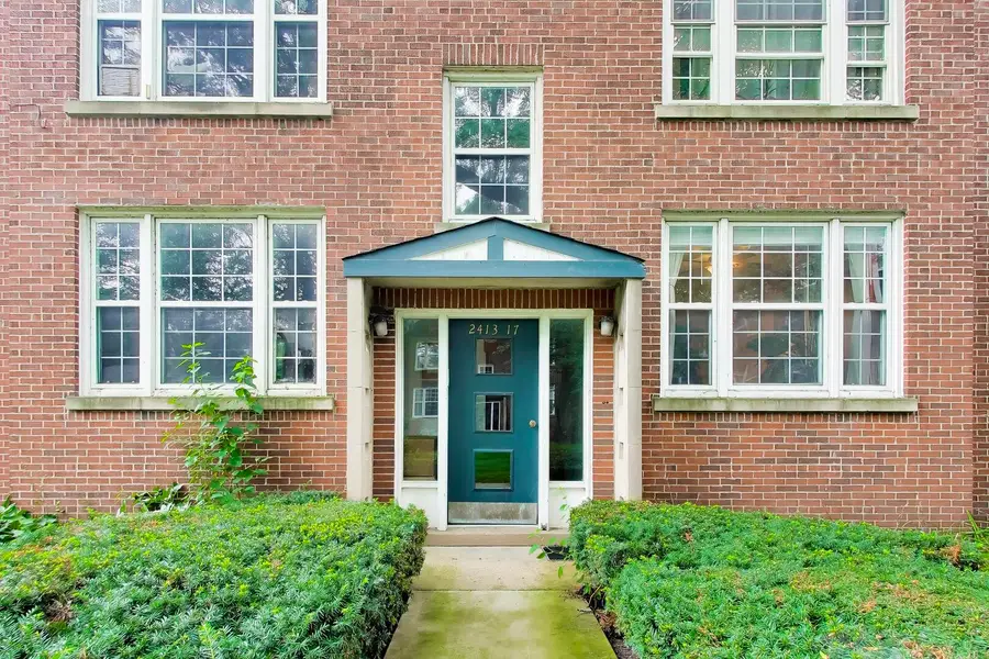 2417 W Fitch Avenue #1, Chicago, IL 60645 - #2