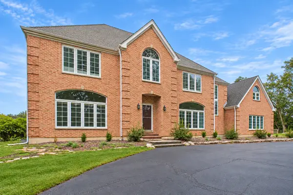 122 Deepwood Road, Barrington Hills, IL 60010