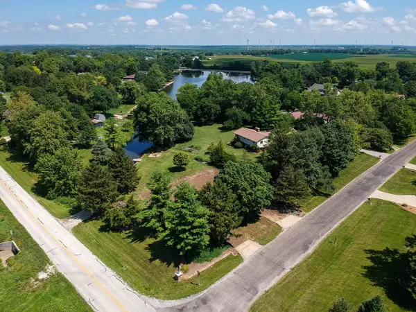 8264 Sunset Road, Carlock, IL 61725