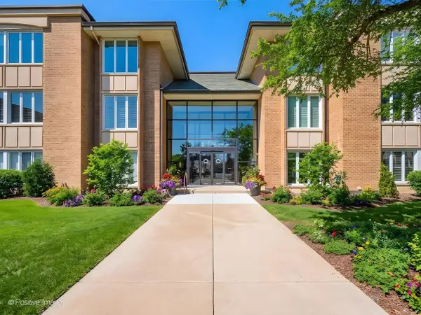 1 Oak Brook Club Drive #A310, Oak Brook, IL 60523