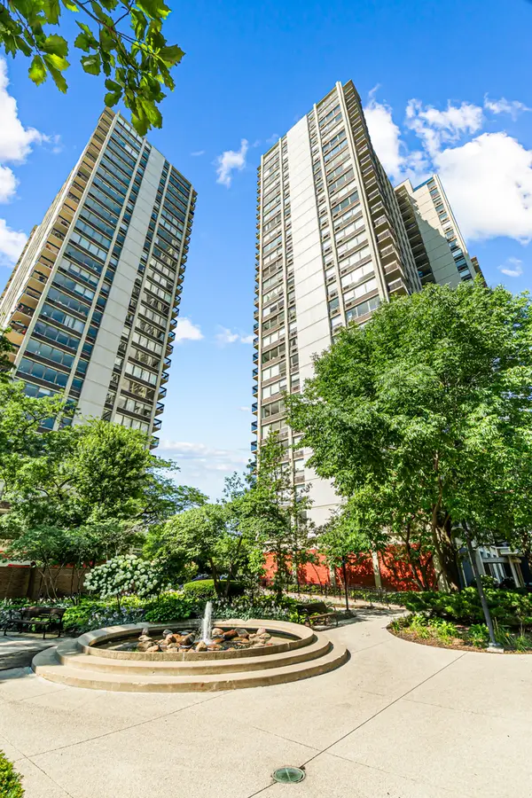 1360 N Sandburg Terrace #2603C, Chicago, IL 60610