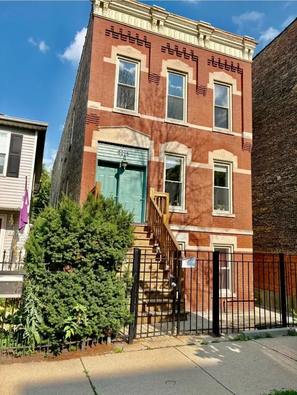 2215 N Campbell Avenue #3F, Chicago, IL 60647
