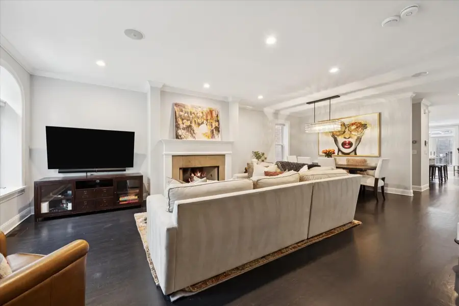 1915 W Wolfram Street, Chicago, IL 60657 - #3