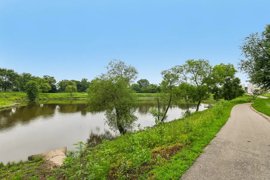 621 Woodhaven Drive, Mundelein, IL 60060 - #2