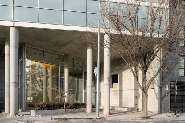 510 W Erie Street #906, Chicago, IL 60654